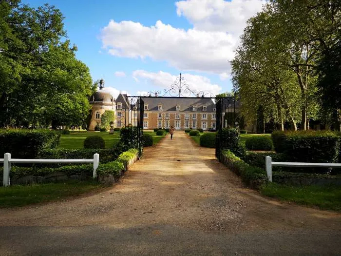 allée de chateau en gravier