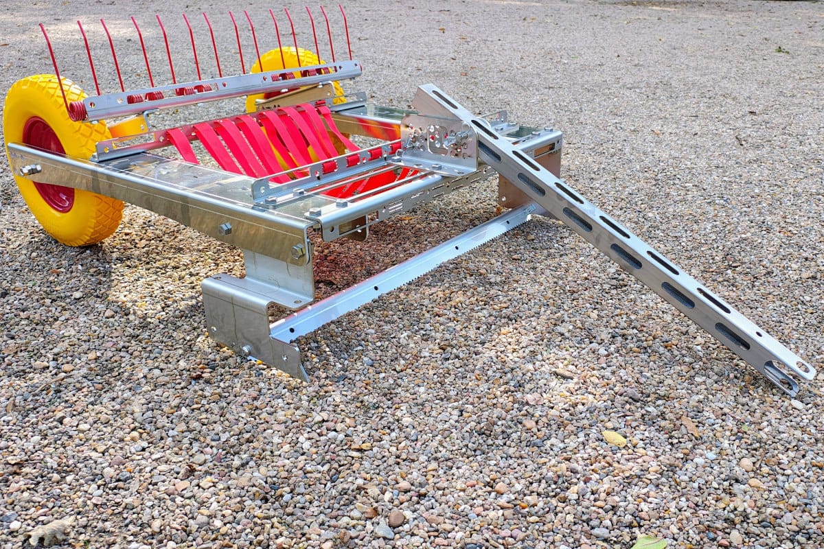 désherbeur mécanique sur gravier