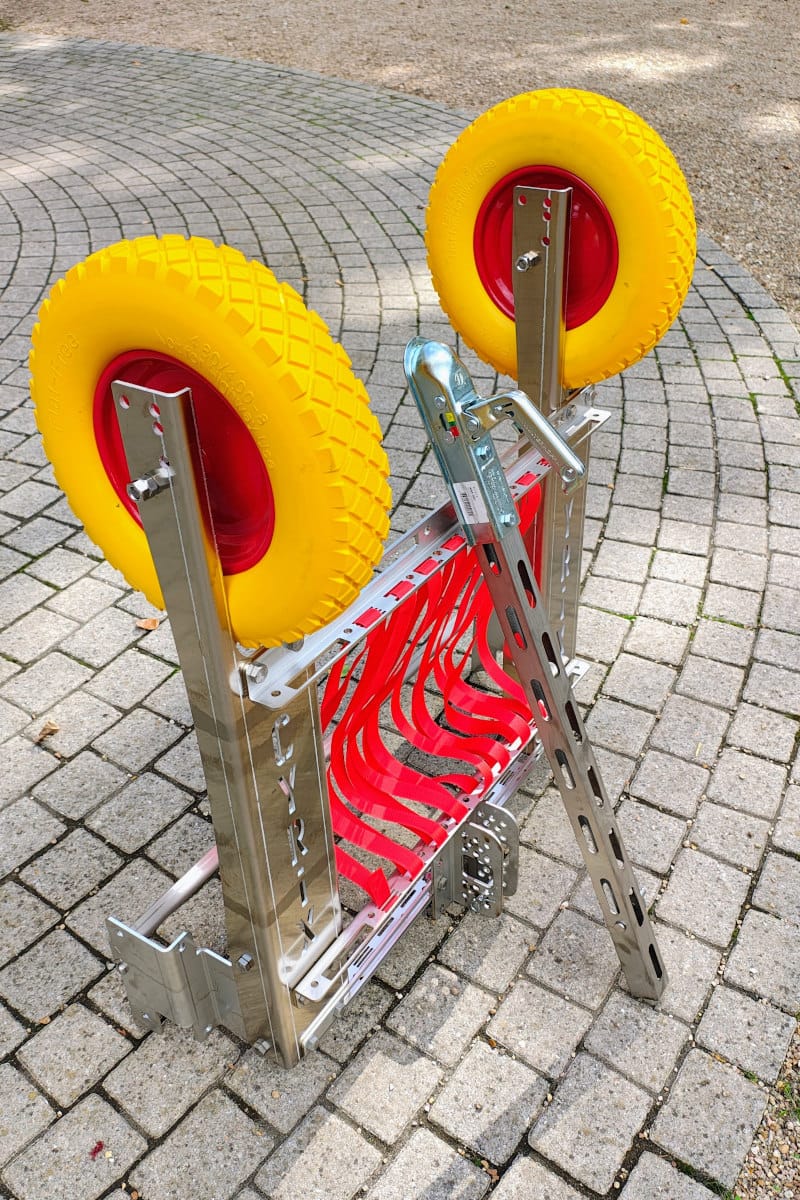 désherbeur mécanique sur gravier