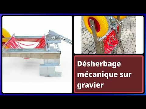 Désherbeur mécanique en action sur du gravier