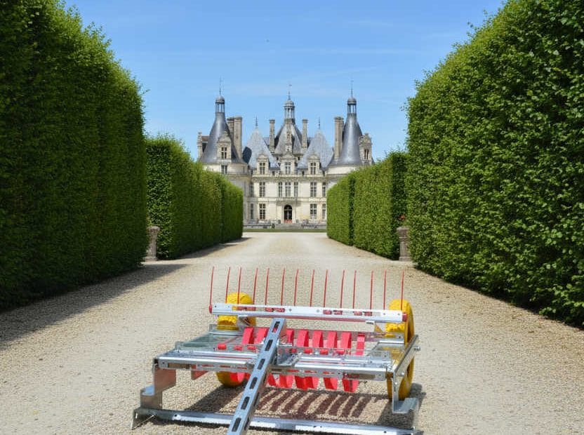 desherbeur chateau