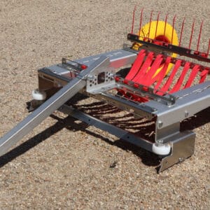 desherbeur avec herse & tête d'attelage