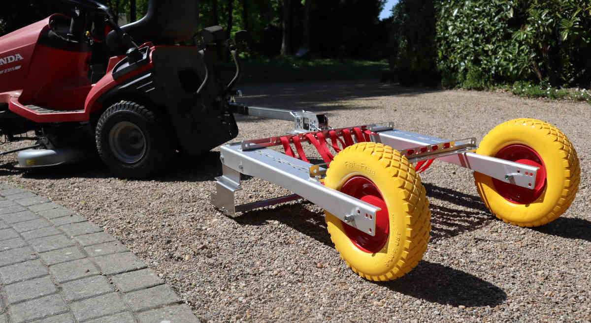 desherbeur tracté tondeuse